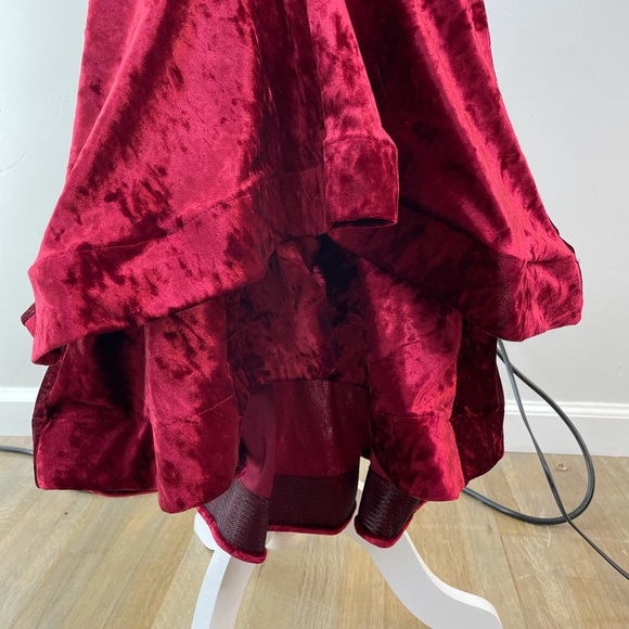 Two piece velvet red skirt and crop top - Picture 3 of 5